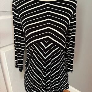 Cable & Gauge Black and White Striped Tunic Top